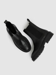Leather Cleated Sole Chelsea Boots Black | Women