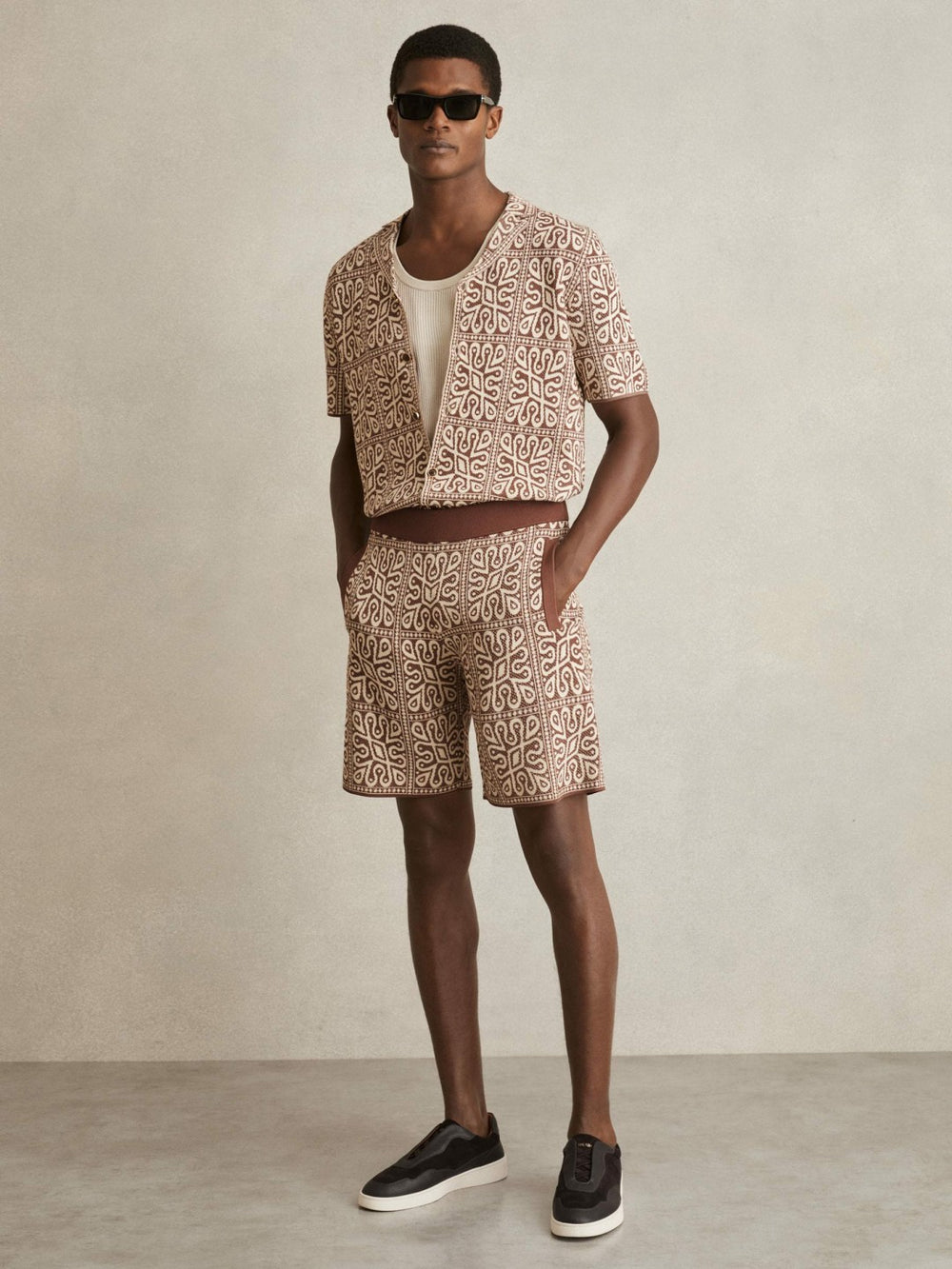 Tile Pattern Knit Shorts Brown/White | Men