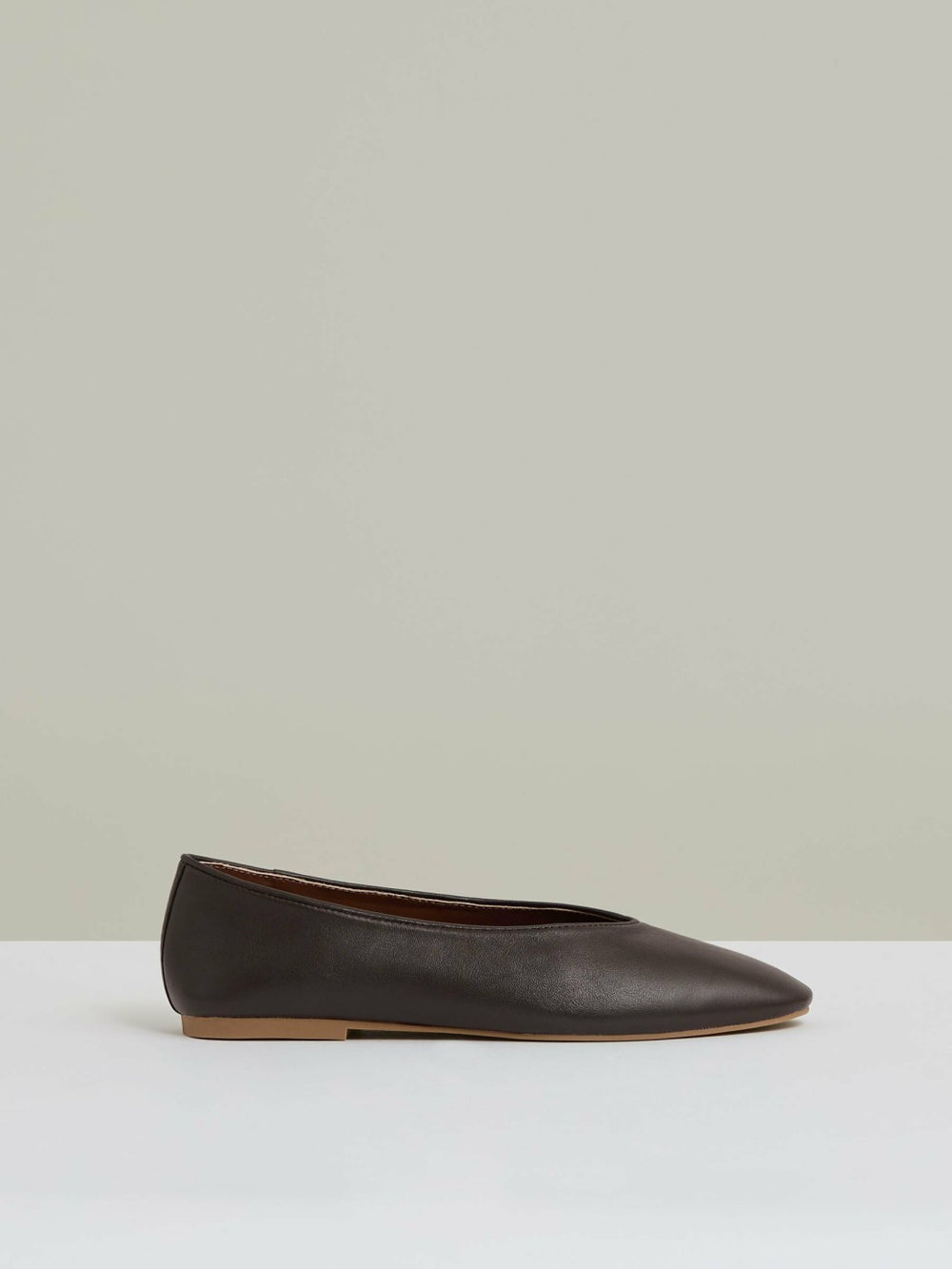 Leather Rounded-Point Toe Ballet Flats Chocolate | Women