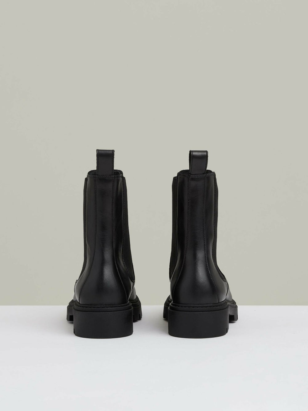 Leather Cleated Sole Chelsea Boots Black | Women