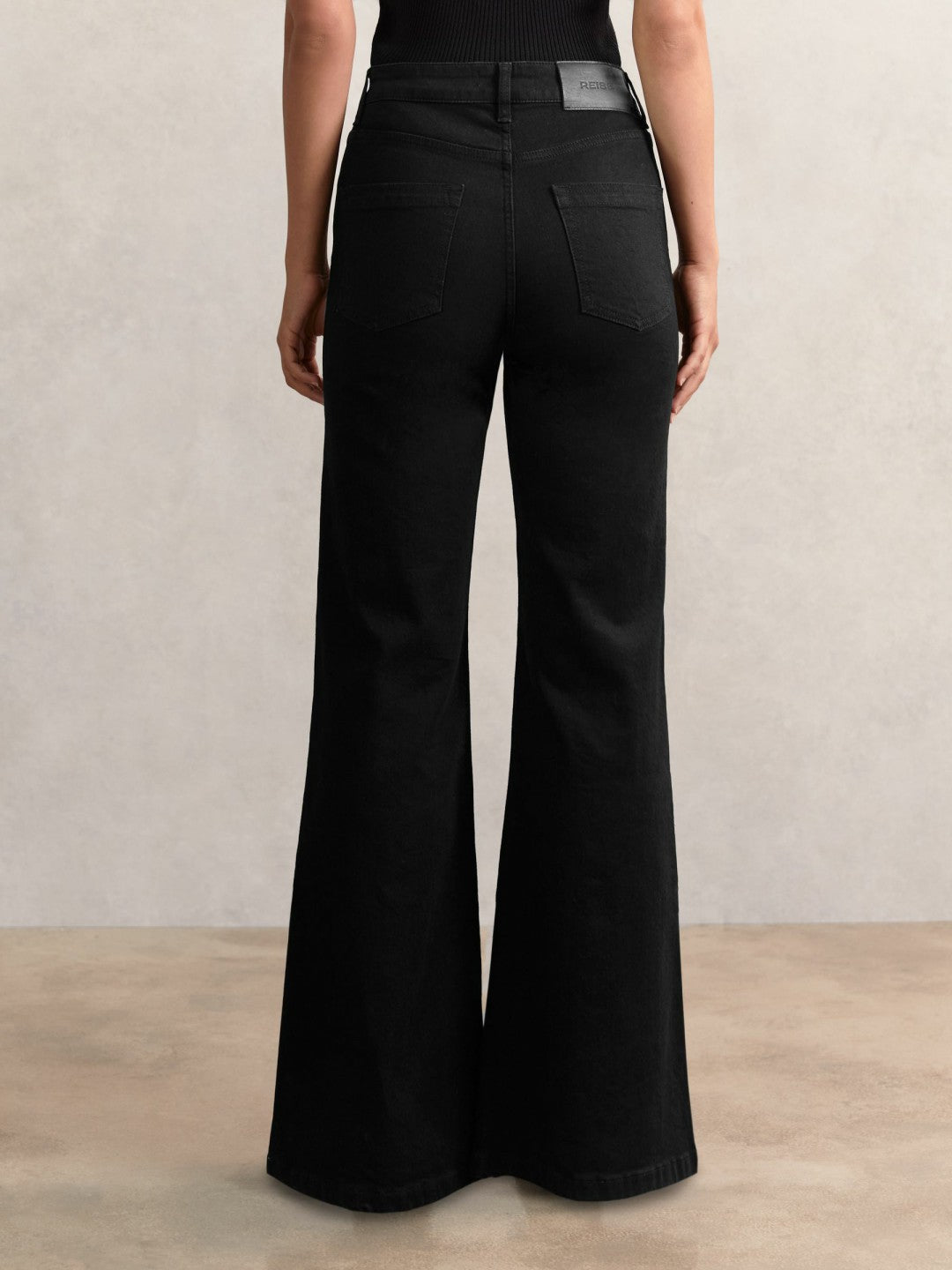 Petite Mid-Rise Flared Jeans Black | Women