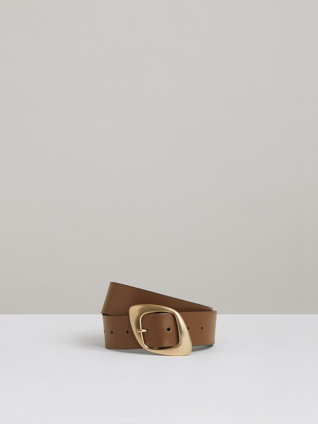 Leather Curved-Edge Buckle Belt Taupe | Women
