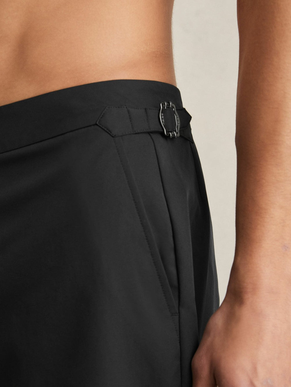 Side-Adjuster Swim Shorts Black | Men