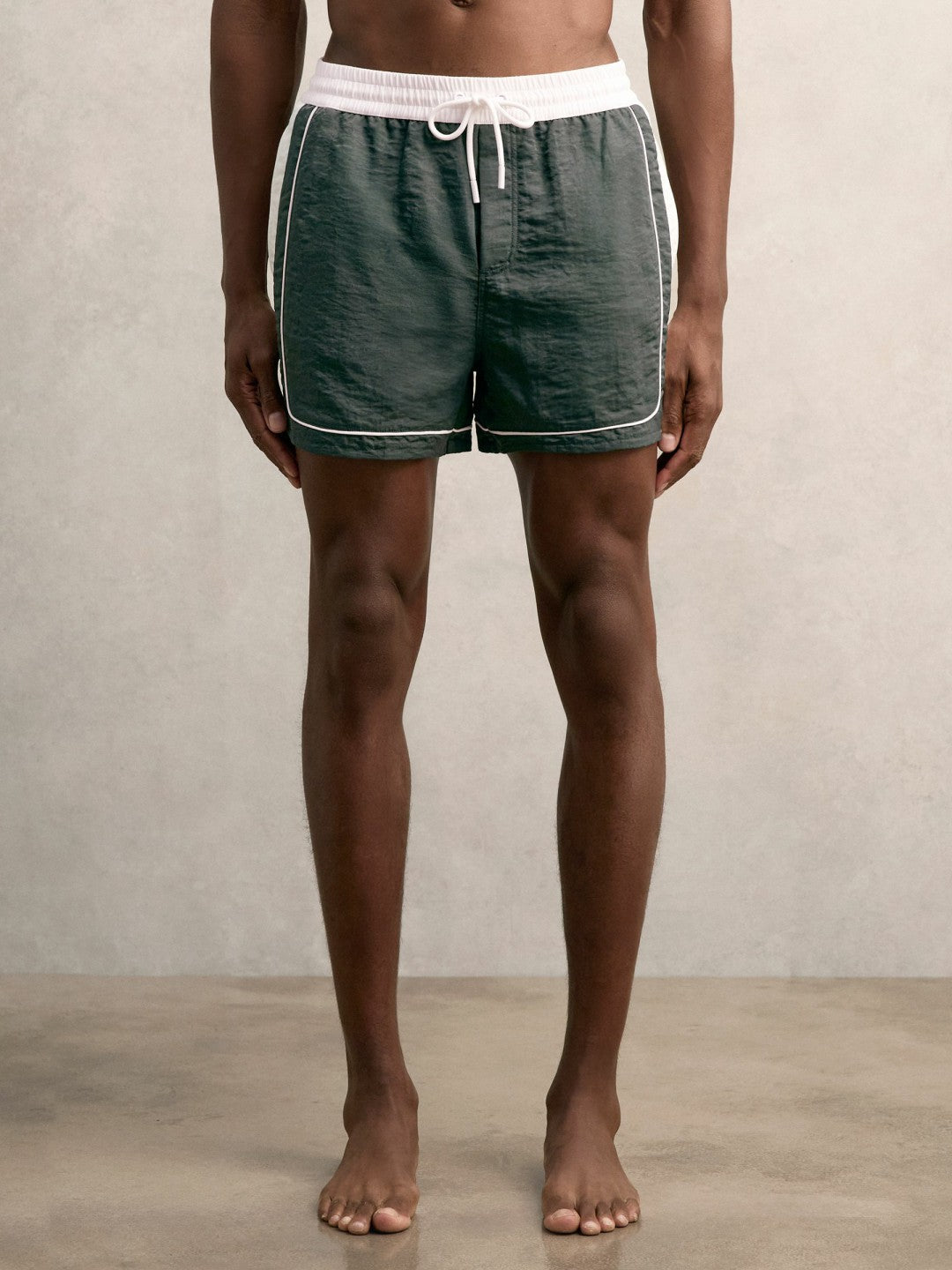 Colour-Block Piped-Trim Swim Shorts Dark Green/White | Men