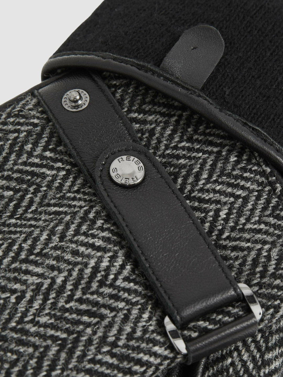 Leather And Wool-Blend Herringbone Gloves Black | Men