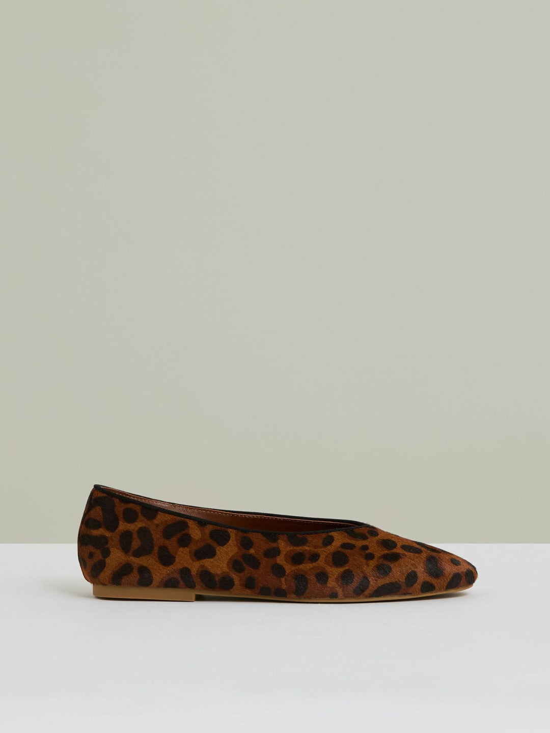 Leather Rounded-Point Toe Ballet Flats Animal | Women