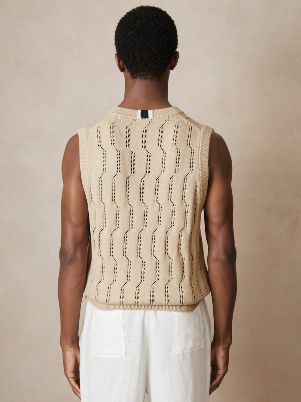 | Ché Pointelle V-Neck Vest Stone | Men