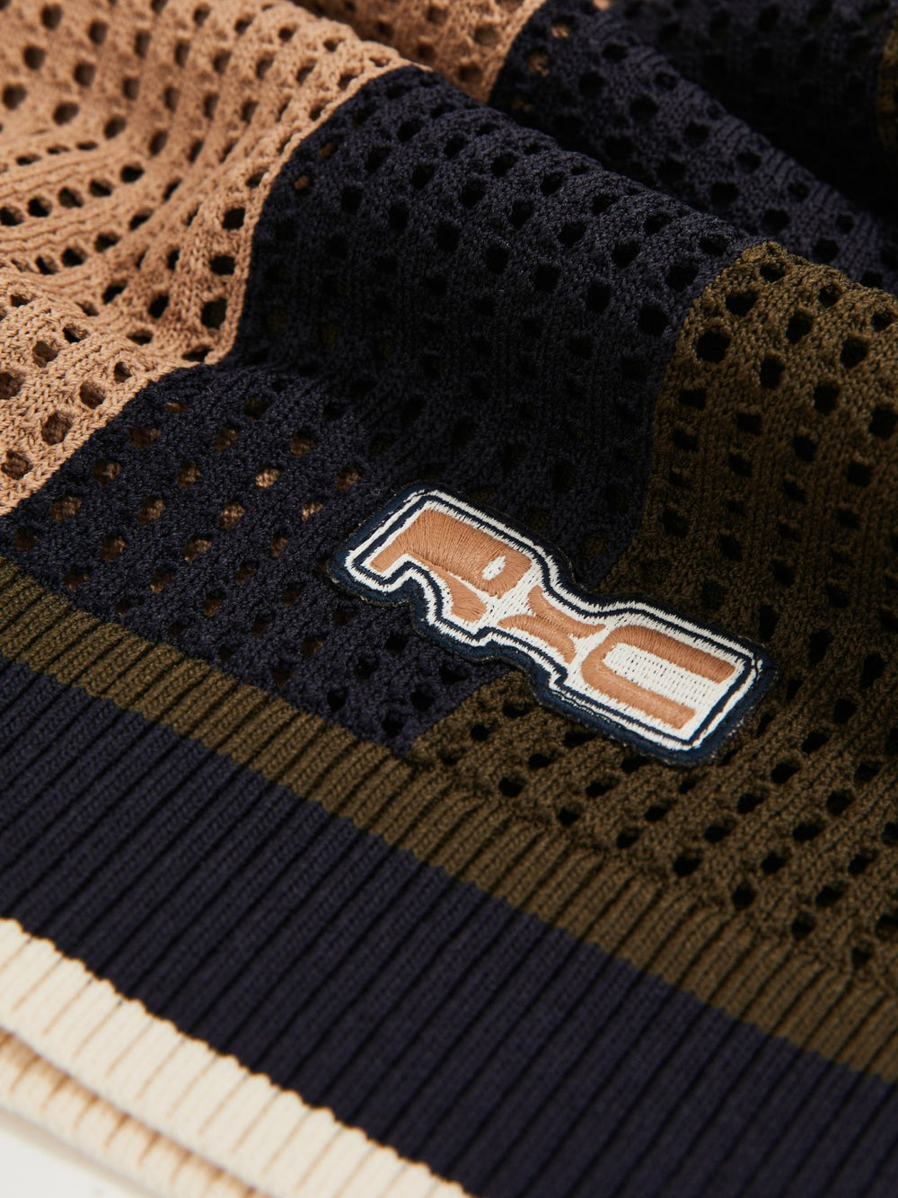 | Ché Crochet Colour-Block Shorts Camel/Green | Men