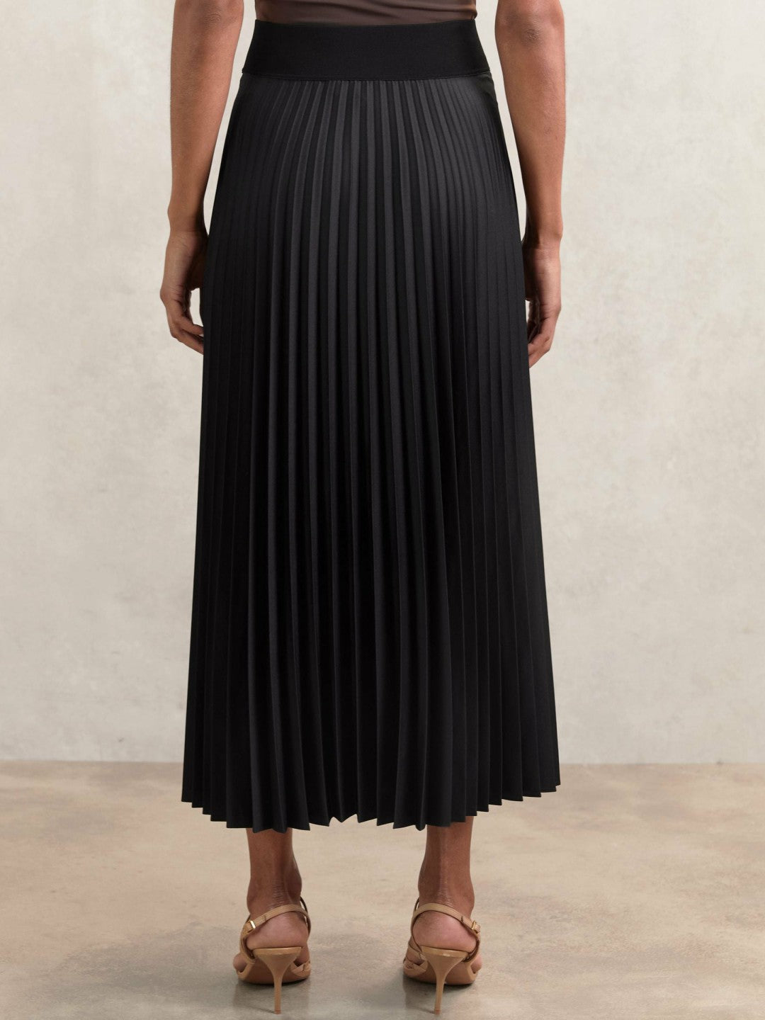 Pleated Midi Skirt Black | Women