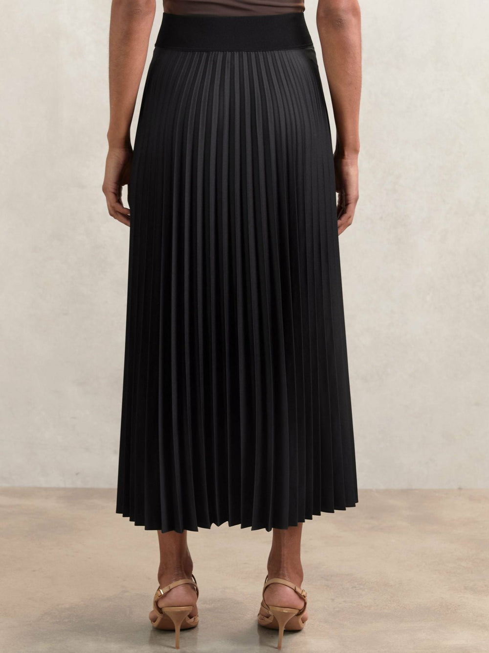 Pleated Midi Skirt Black | Women