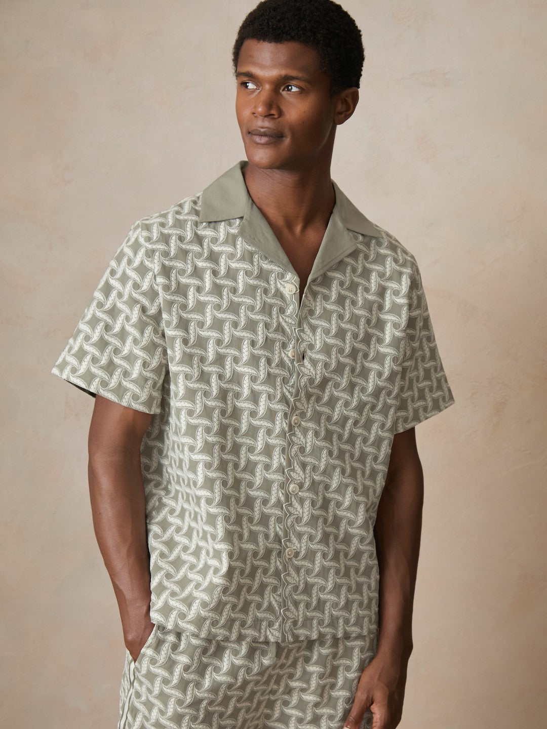 | Ché Motif-Embroidered Shirt Sage/White | Men