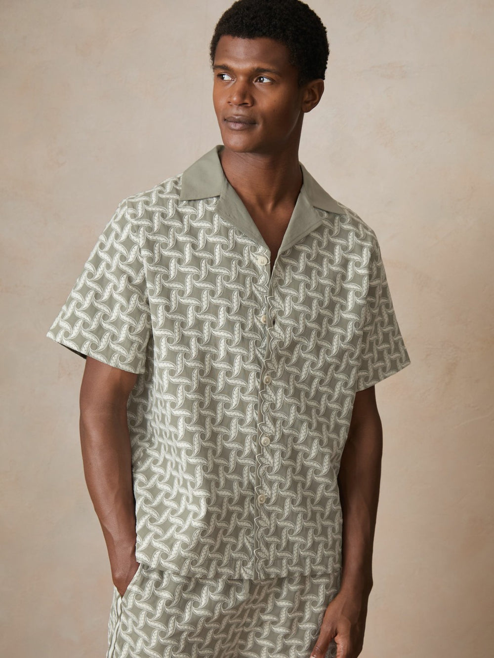 | Ché Motif-Embroidered Shirt Sage/White | Men