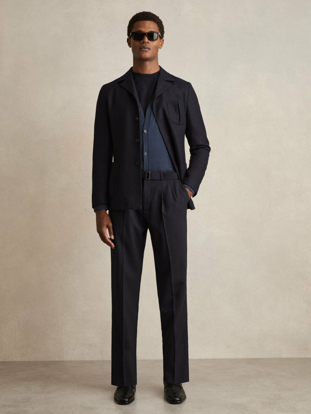 Wool-Blend Belted Pleated Trousers Regular-Fit Navy | Men