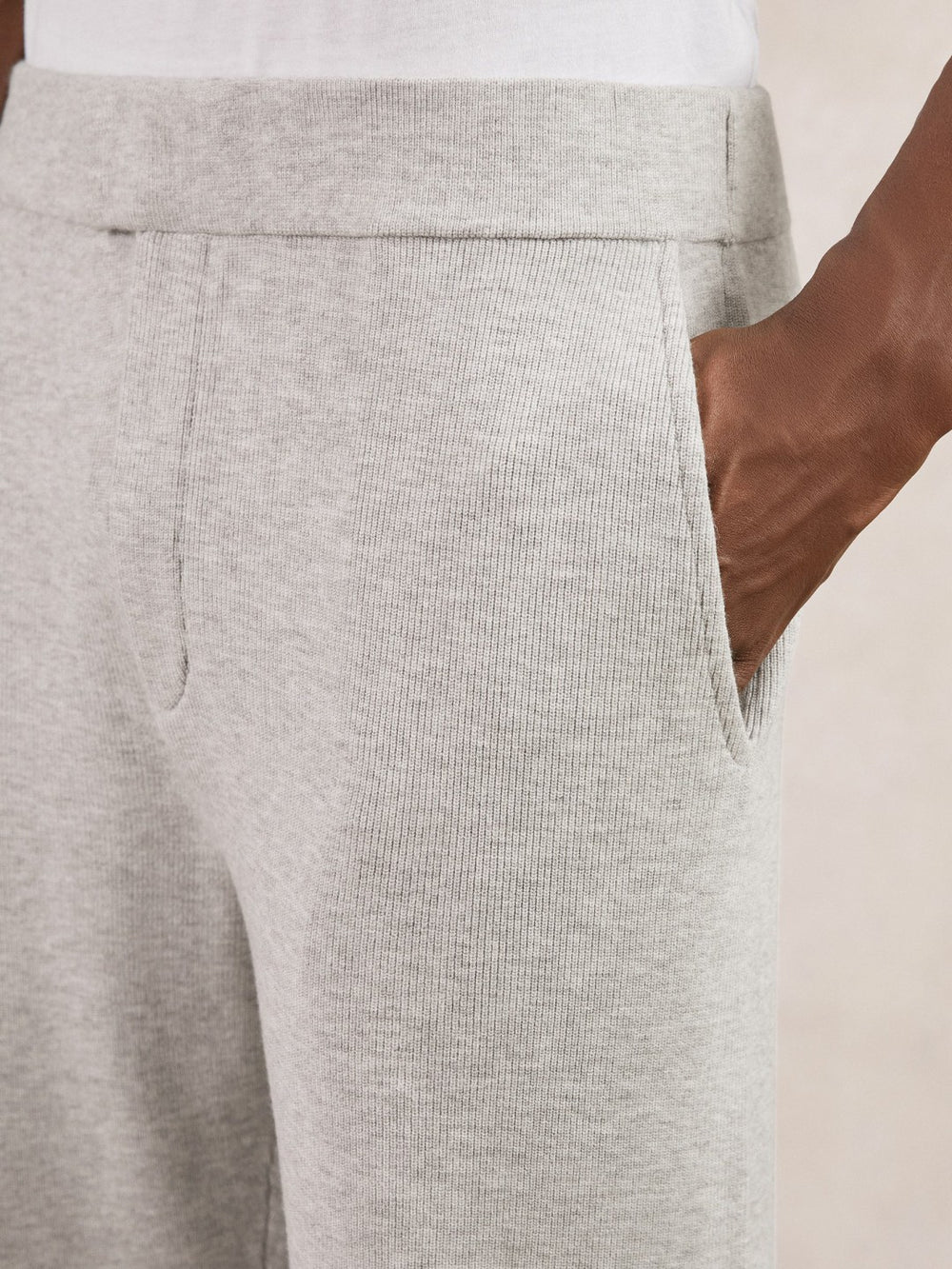 Tapered Knitted Trousers Soft Grey | Men