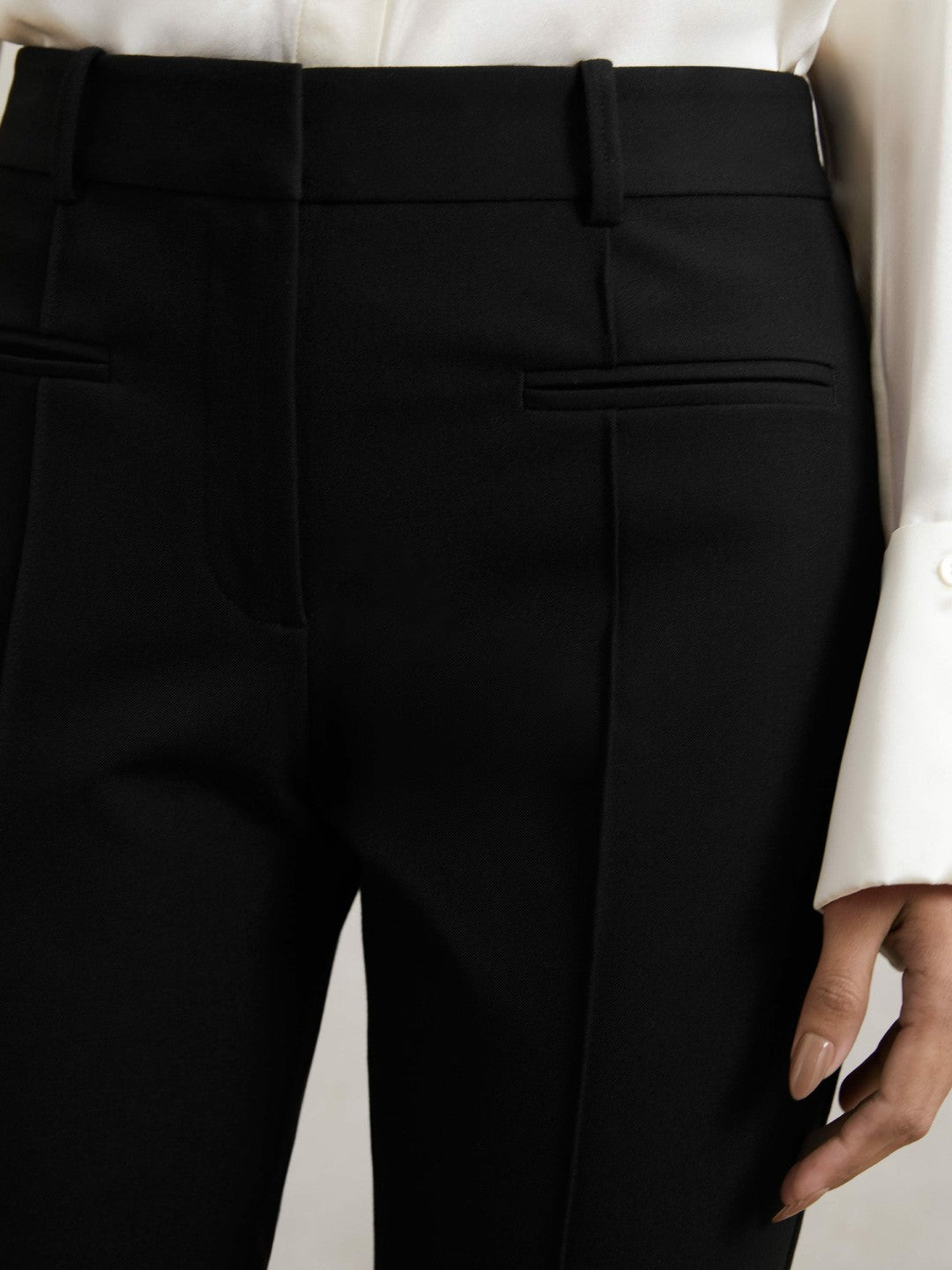Pintuck Tapered Trousers Black | Women