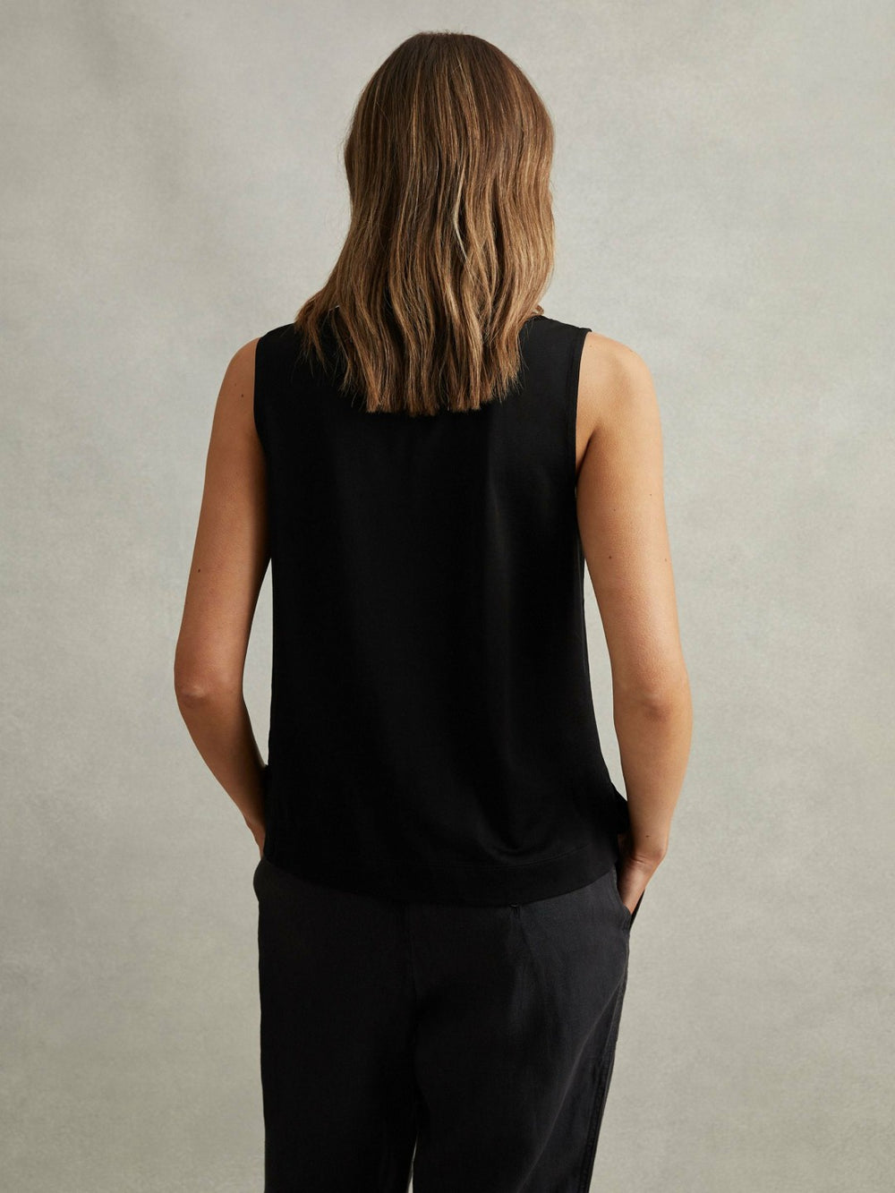 V-Neck Shell Top Black | Women