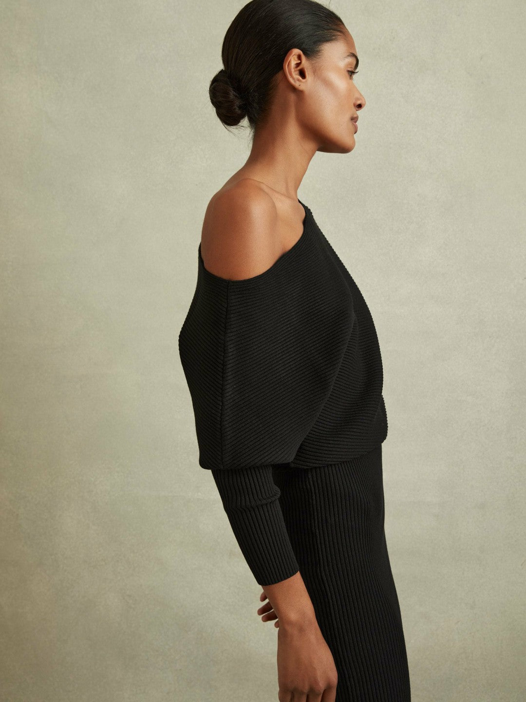 Off-The-Shoulder Ribbed Midi Dress Black | Women