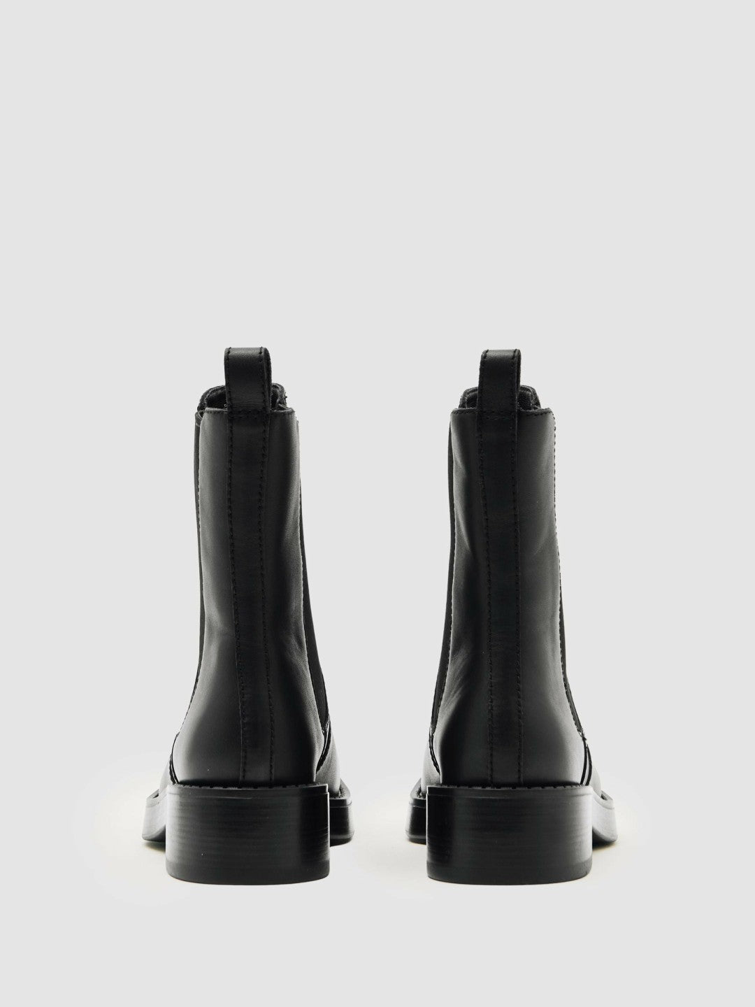 Leather Chelsea Boots Black | Women