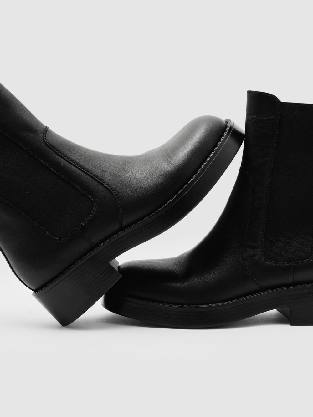 Leather Chelsea Boots Black | Women