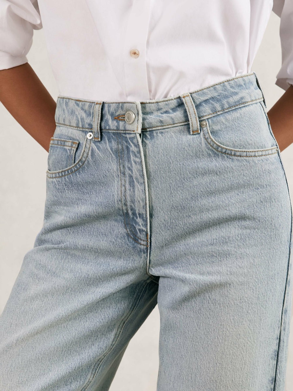 Petite Mid-Rise Straight-Leg Jeans Pale Blue | Women