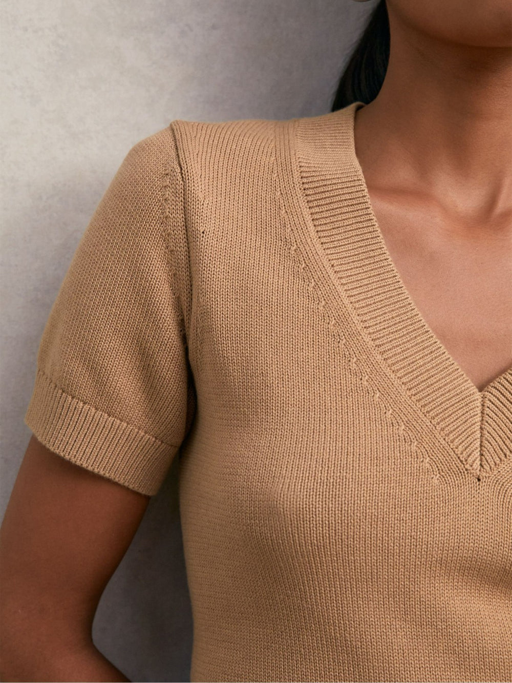 Cotton-Wool Knit V-Neck Top Camel | Women