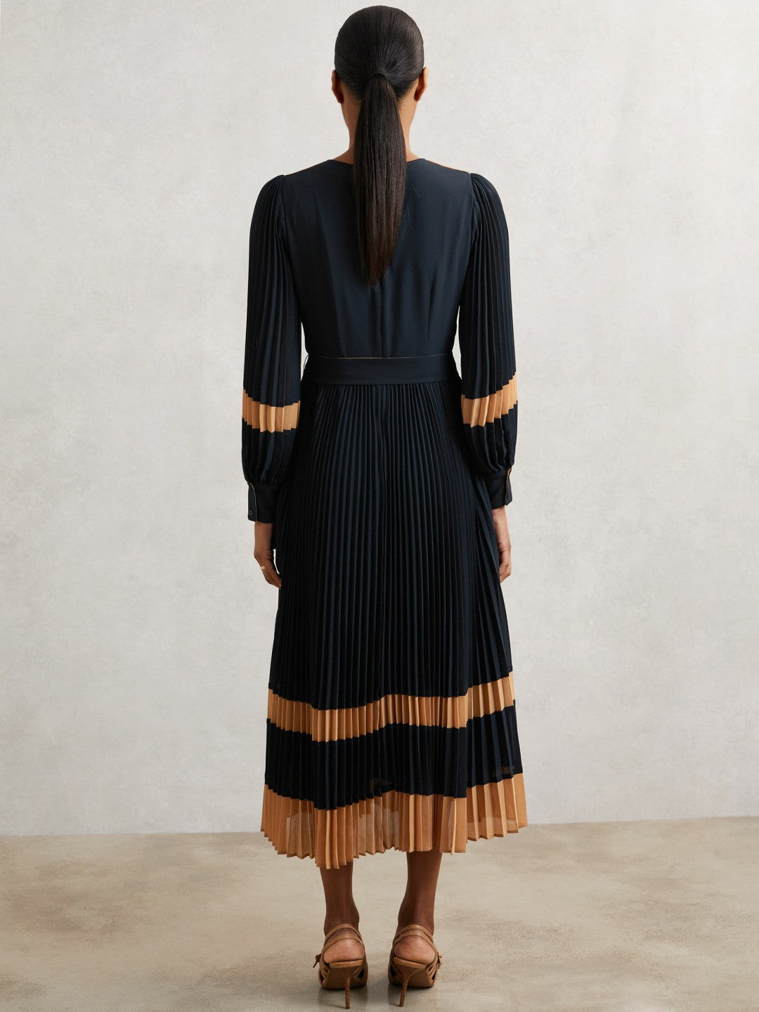 Colour-Block Pleated Midi Dress Navy/Camel | Women
